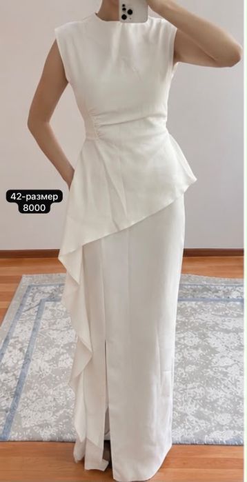 Платья вечерный и двойкий
