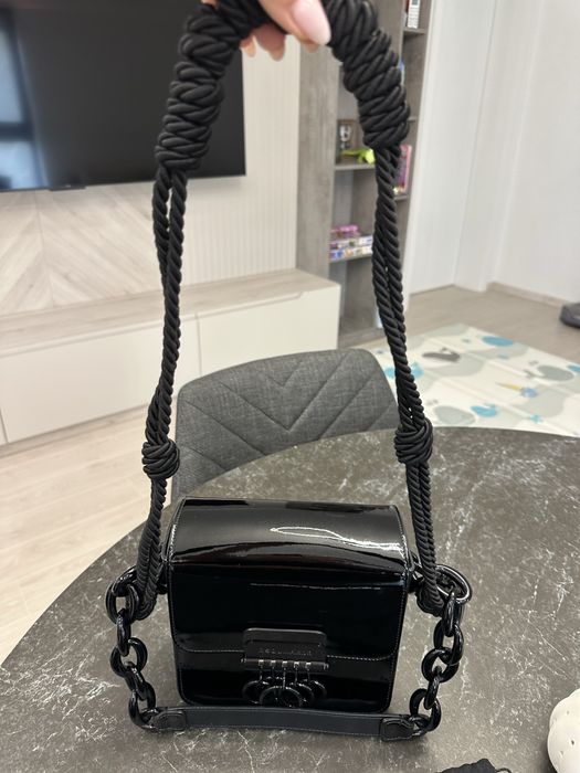 Чанта лачена оригинал Dsquared