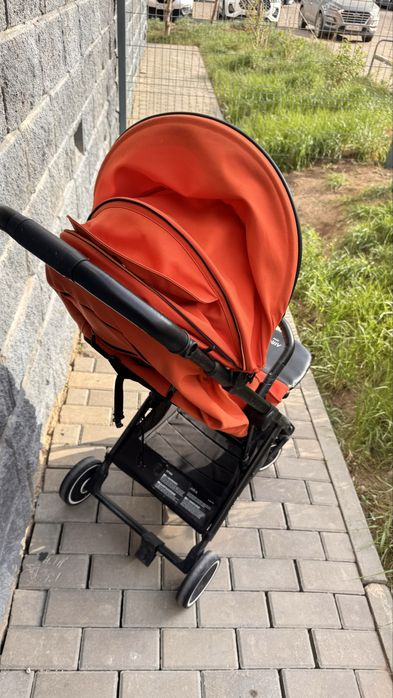 Продам коляску anex air -x