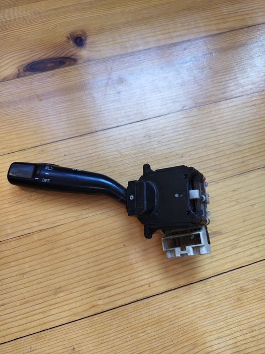 Части за toyota carina