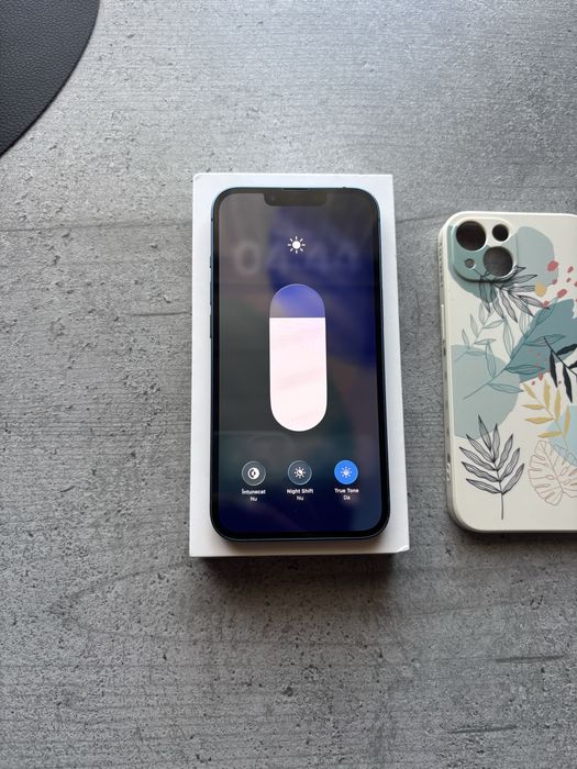 Vând iPhone 13 256gb 100% PERFECT