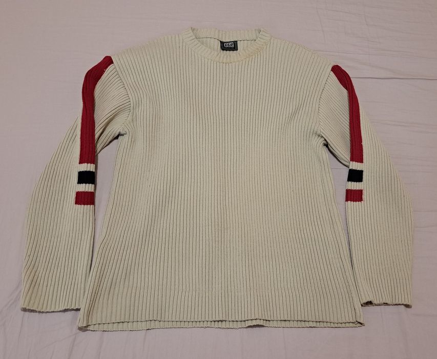 Пуловери и жилетки
Esprit , kenvelo . Adidas . Blue petrol