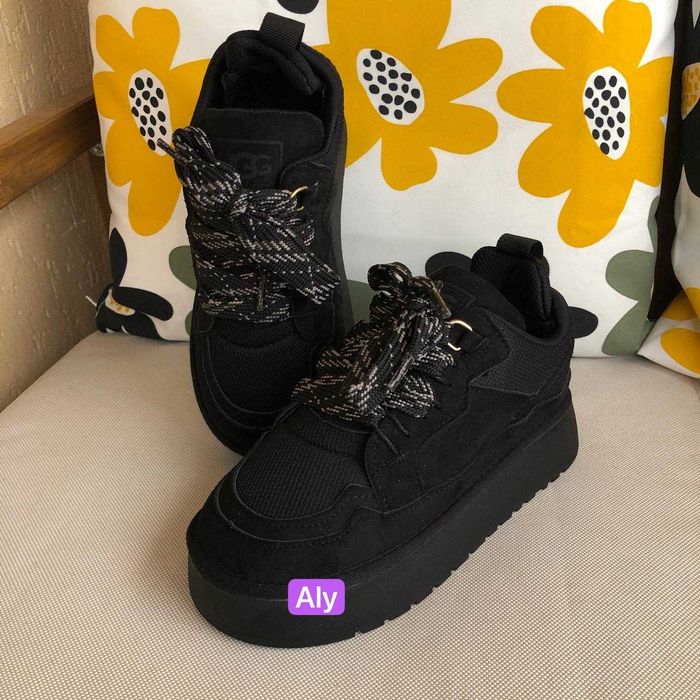 Ugg, adidasi damă