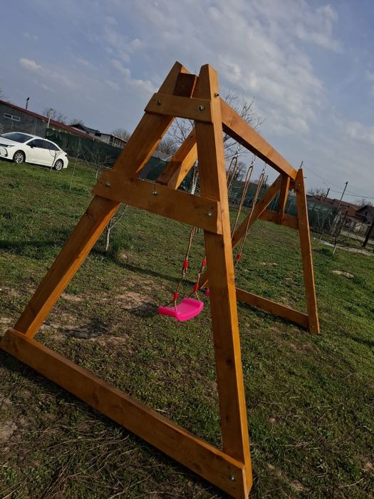 Leagan lemn cu 3 posturi. Craiova