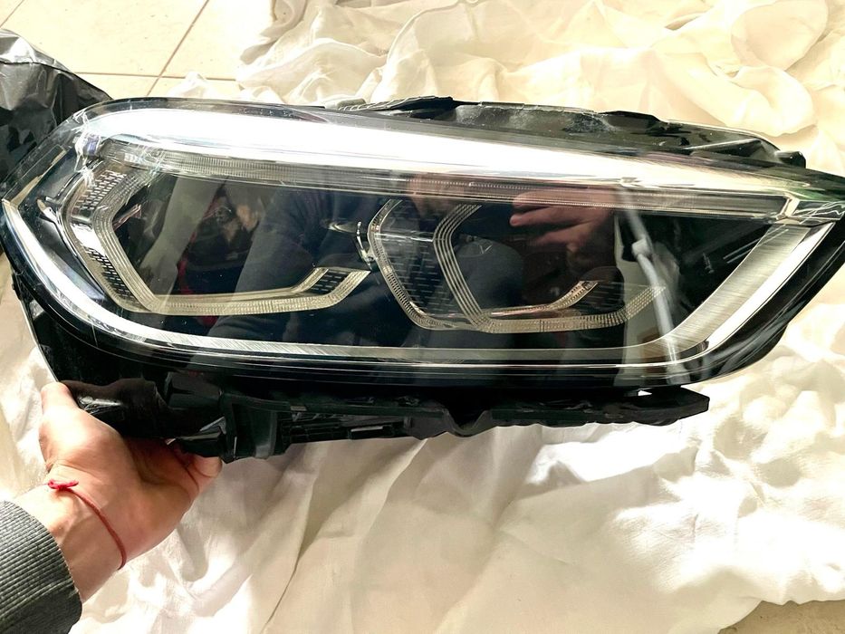 Десен лед фар за Ф40