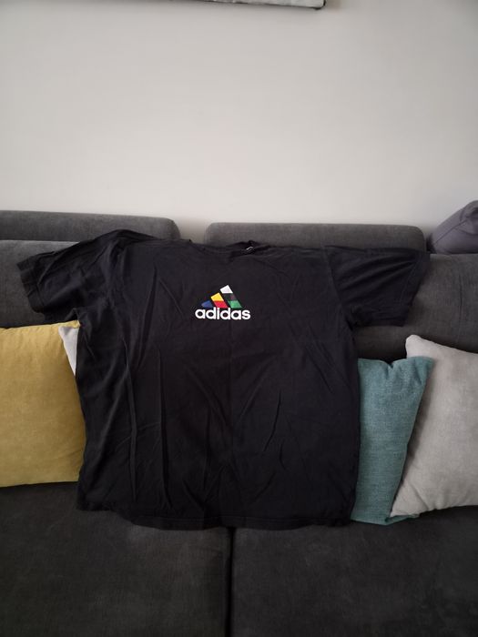 ОРИГИНАЛНА Тенискa  ADIDAS XL размер