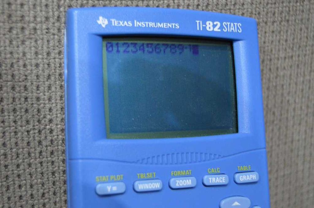 Calculator Grafic Texas Instruments TI-82 STATS Pentru Studenți