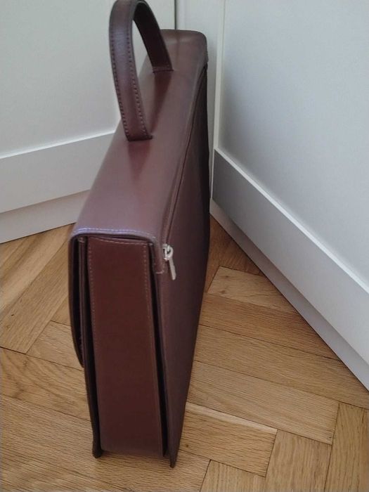 geanta din piele, tip servieta–marca office!