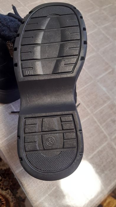 Продам сапожки для девочек.