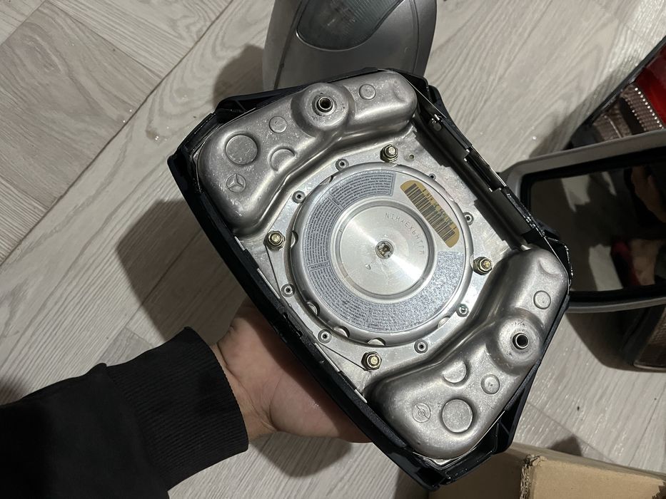 Mercedes запчас продается срочно 210 /124