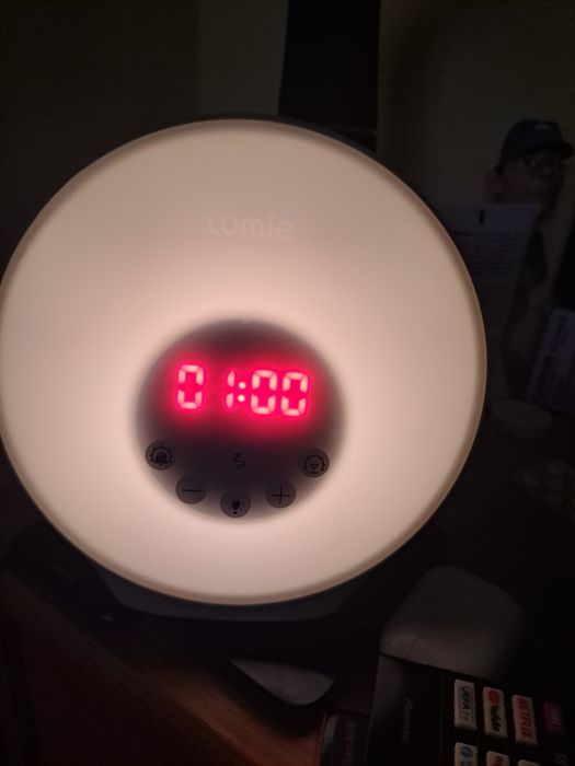 Vand lampa cu ceas si alarma