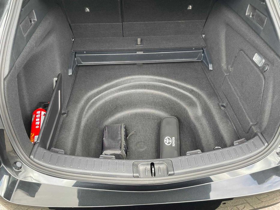 Toyota Corolla 2.0 Hybrid Team Deutschland, 2021, 76.000km