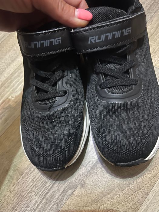 детски маратонки  не различими от нови