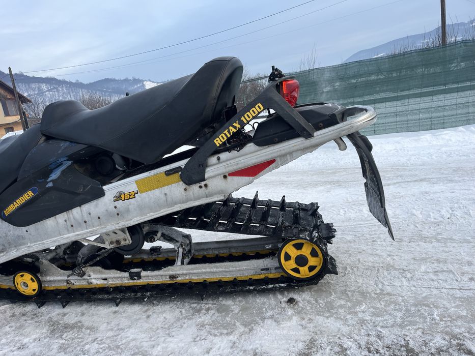 Snowmobil Schi doo  summit motor  rotax 1000 2T.