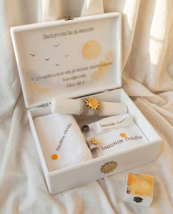 Trusou botez baiat personalizat - Set complet cu cutie din lemn Lovia