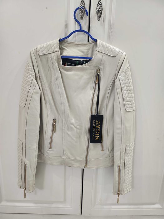 Кожаная куртка на замке