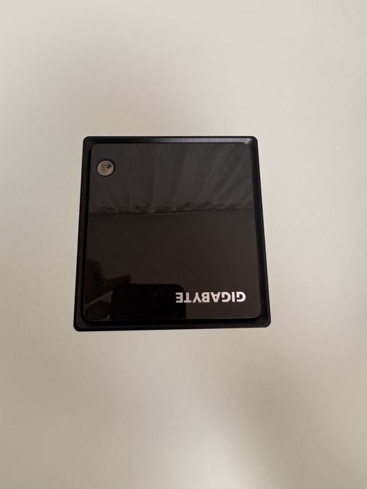 Mini PC Gigabyte BRIX GB-BACE-3000 4GB RAM SSD 240GB HDMI WiFi