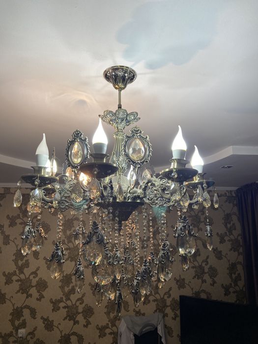 Люстра для гостинной