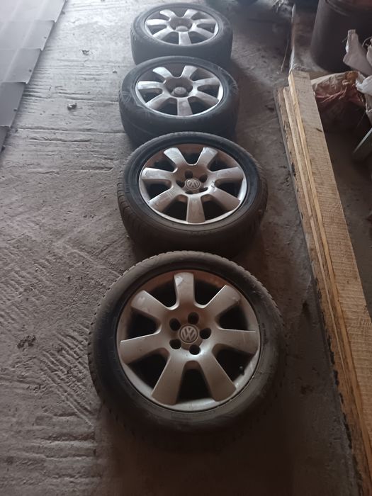 Jante golf 4 bornet  5x100 r16 originale vw