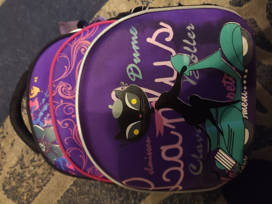 Продам рюкзак для девочки