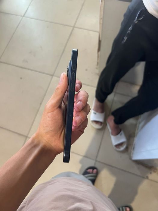 Продаю 15 про макс 256 86 процент