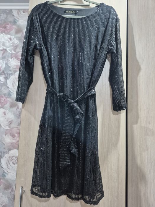 Продам женское платье