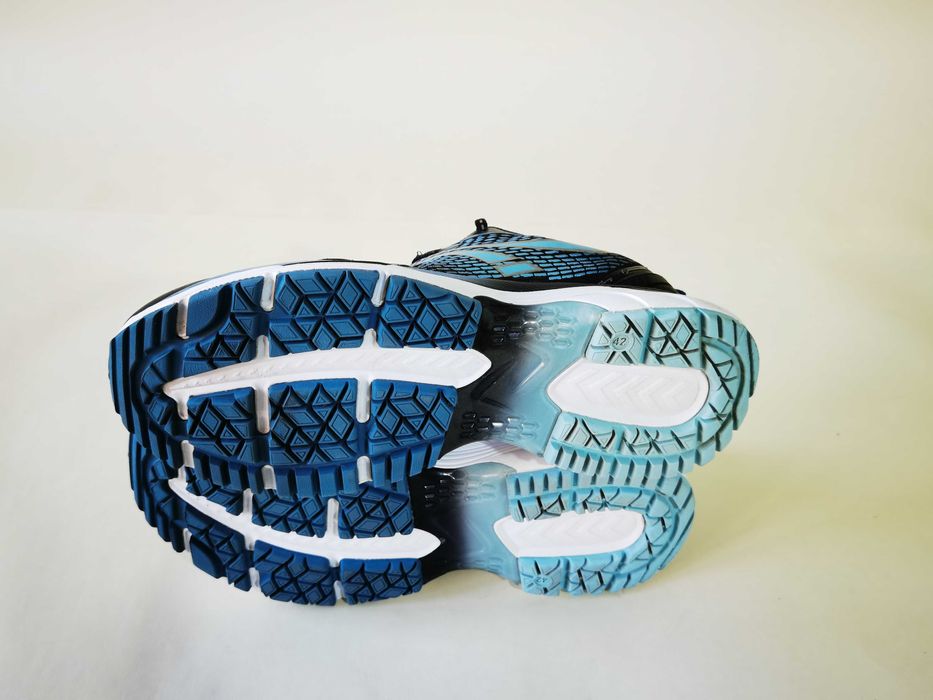 Adidasi alergare 42 43  Ghete munte  maraton INOC - Ger  Ca NOI