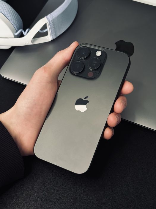 iPhone 16 pro (с гарантией)