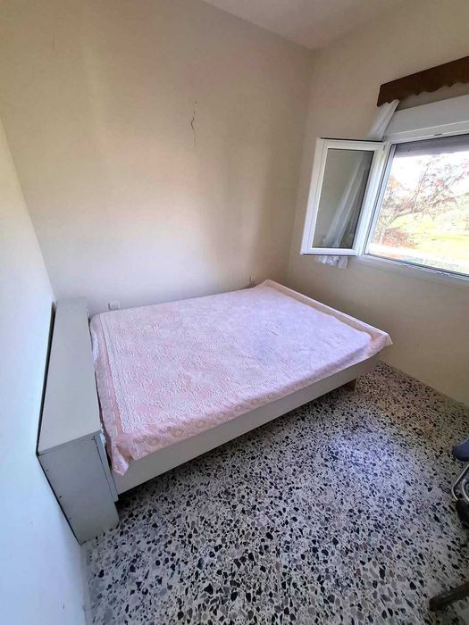 Продава малка къща с площ 50 м2 и двор 170 м2 в Неа Врасна, Гърция