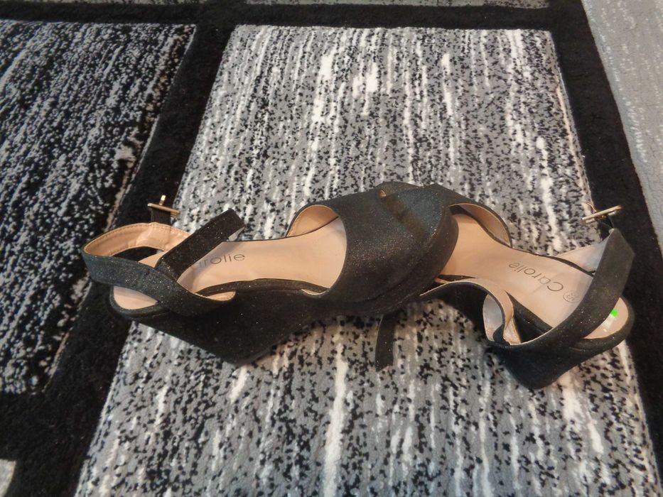 Vand sandale cu platforma 2