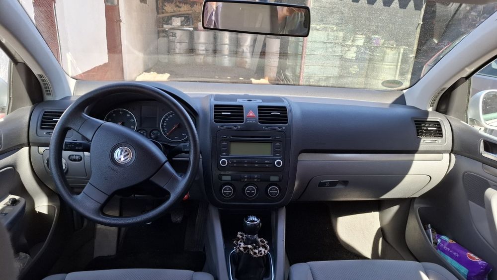 Volkswagen Golf 2005 benzină, 1.078 € — imagine 3