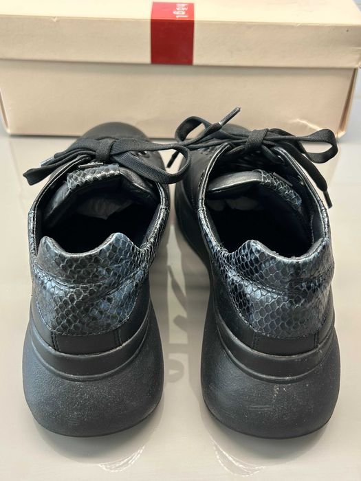 Страхотни сникърси HÖGL, номер 39