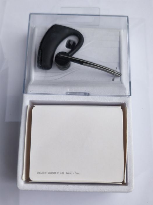 Casca Bluetooth Plantronics Voyager Legend si accesorii incluse