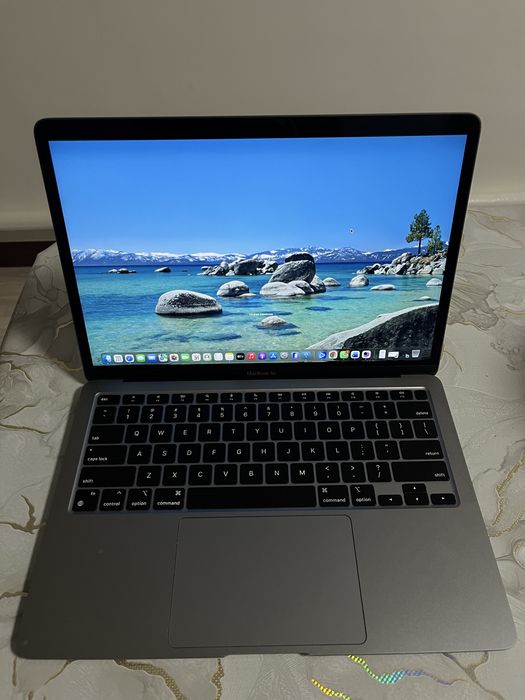 Macbook m1 8/256, 2020 года