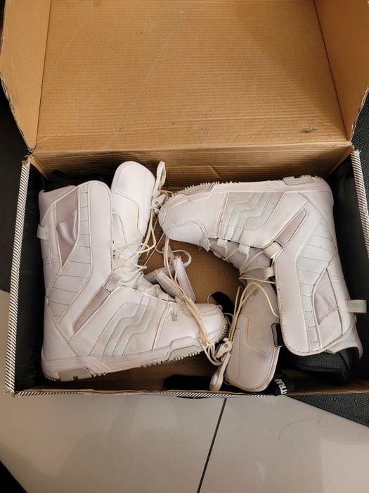 Сноуборд  DC 143см