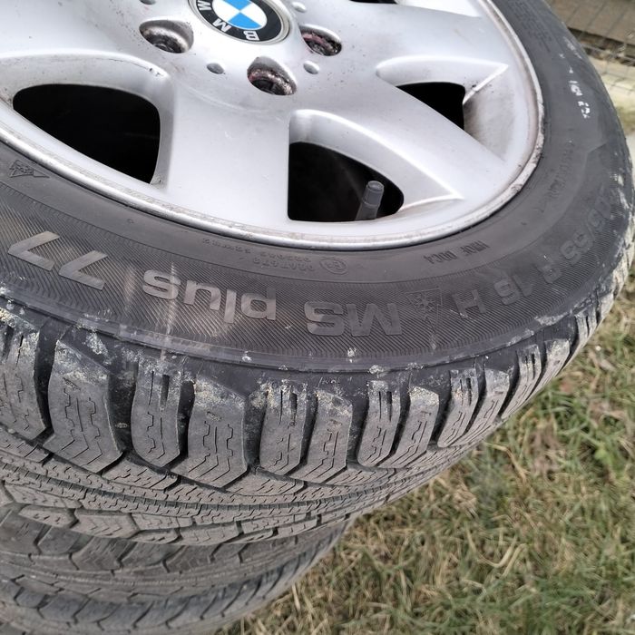 Vând jante BMW e46 cu anvelope de iarna