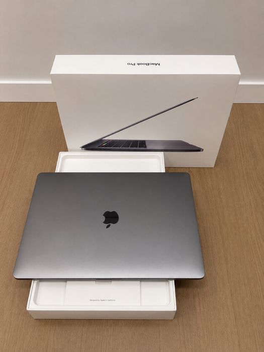 Macbook pro 15 | 2019 | 16 GB | Touchbar | i-7 |