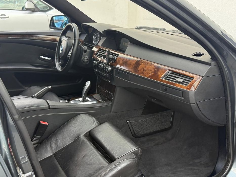BMW Seria 5 E60 LCi/ 2008/ 520d/ Pachet M/ AUTOMAT Joystick / Bi-Xenon