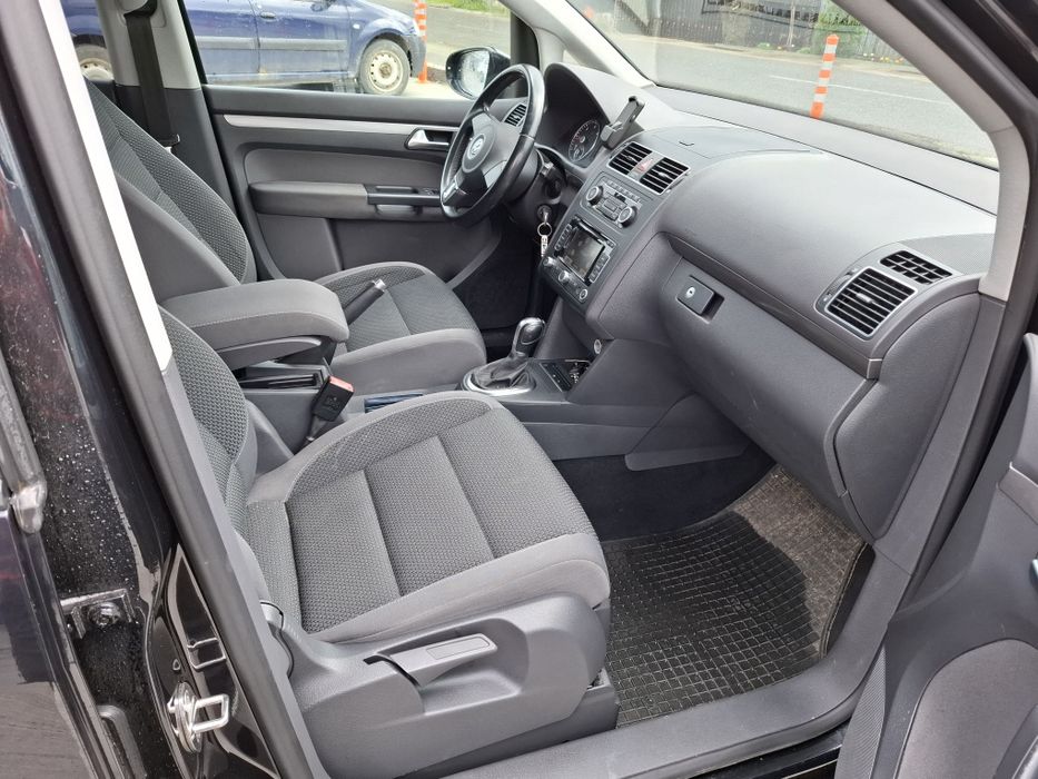 Vând Volkswagen touran 7 locuri Automat 2012