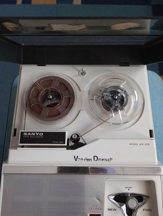 Magnetofon Portabil Sanyo (Akai Teac