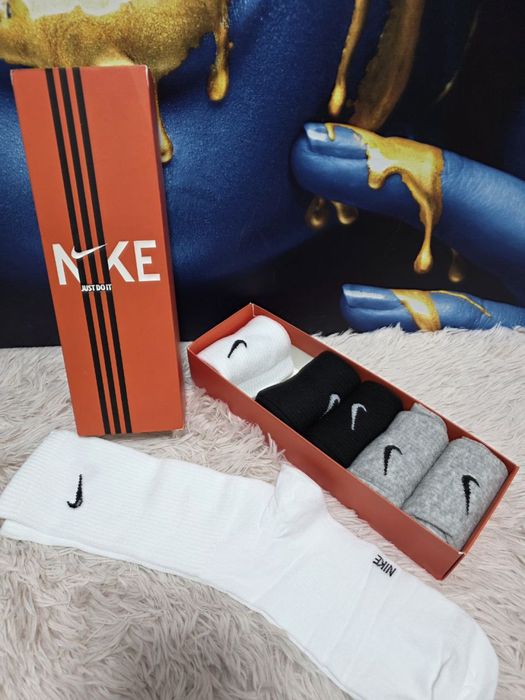 Set sosete la cutie calitate extra