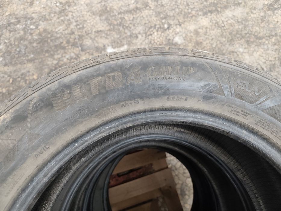 Зимни гуми 235/60/18