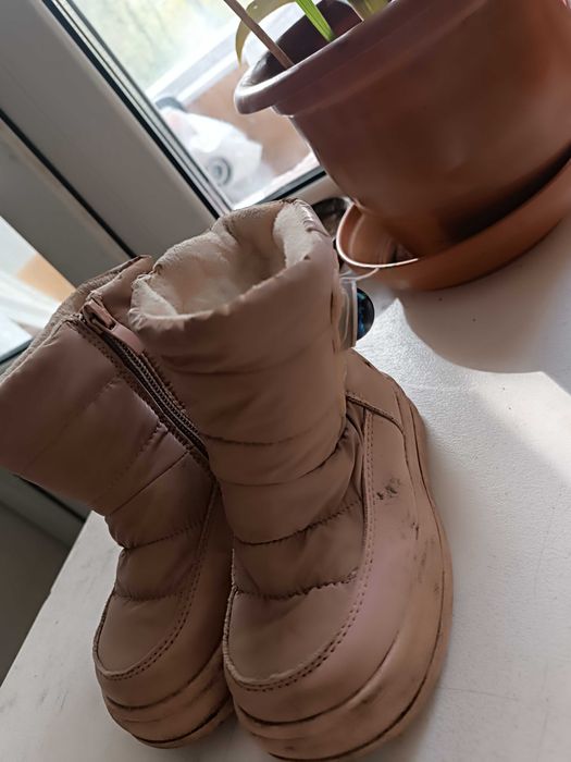 Отдам обувь на зиму 25-26р