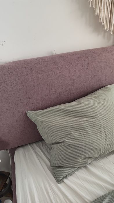 Vând pat 160x200 cu saltea inclusa