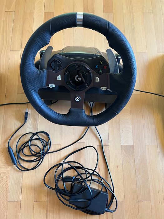 Logitech G920 Driving force Steering wheel + Shifter