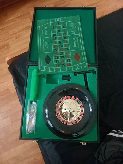 Ruleta tip valiza de vânzare.
