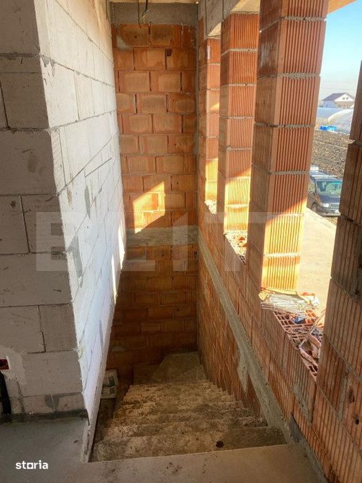 Case 3 camere, 115mp, zona Tisauti