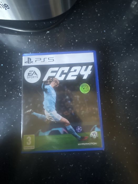 Продавам игра за плейстешън 5