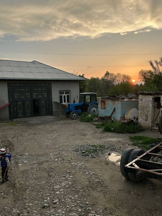 Tiraktr sotiladi srochno madel 80 MTZ hamma jihatlari bilan narxi