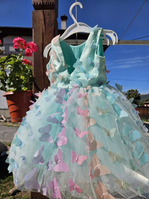 Рокля за момиче с пеперуди в ментов цвят Petite Fleur
